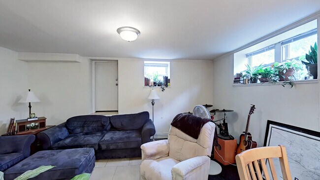 10 Glenville Ave, Unit B7 in Boston, MA - Building Photo - Building Photo