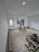 1701 N Treasure Dr in North Bay Village, FL - Building Photo