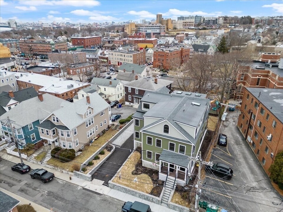 30 Dighton St, Unit 2 in Boston, MA - Foto de edificio