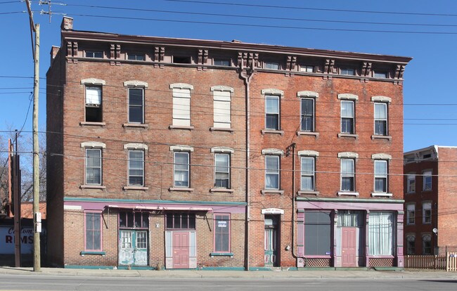 124-128 W Liberty in Cincinnati, OH - Building Photo - Building Photo