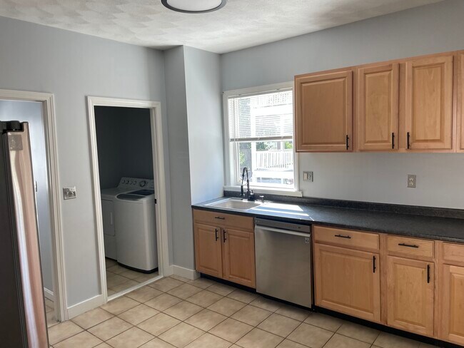 13 Lambert St, Unit 13 Lambert St in Medford, MA - Foto de edificio - Building Photo
