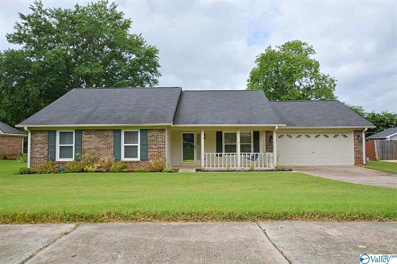 10411 Parliament Dr SW in Huntsville, AL - Building Photo