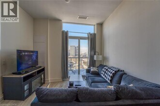 212 King William St in Hamilton, ON - Building Photo - Building Photo