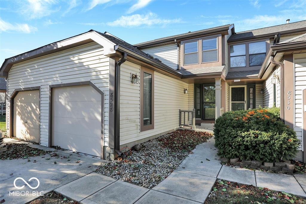 8528 Hague Rd in Indianapolis, IN - Building Photo