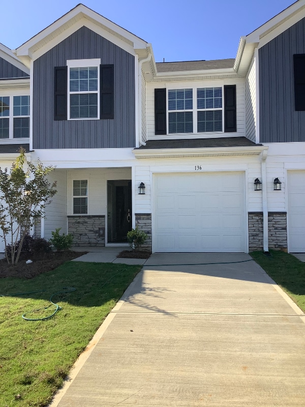136 Plumtree Ct in King, NC - Building Photo - Building Photo