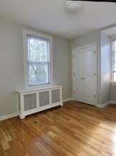 43 S Adelaide Ave, Unit 4 in Highland Park, NJ - Building Photo - Building Photo