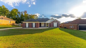 5376 Broadfield Dr in Columbus, GA - Building Photo