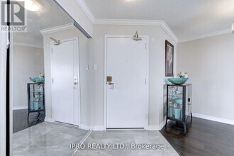 35-2135 Trailwood Dr in Mississauga, ON - Building Photo - Building Photo
