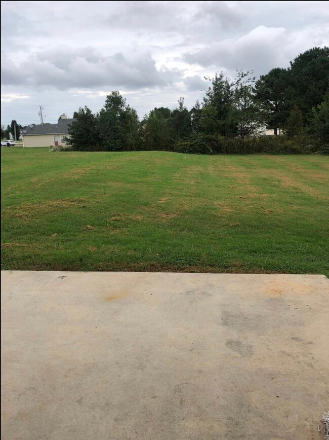 12030 Pulaski Pike, Unit A in Toney, AL - Foto de edificio - Building Photo