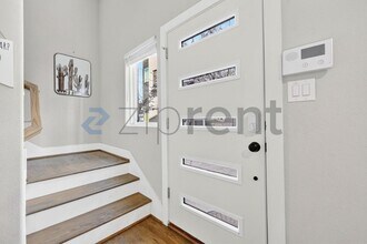 4906 Live Oak St in Dallas, TX - Building Photo - Building Photo