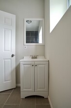 2533 7th Ave E, Unit Apt C in North St. Paul, MN - Building Photo - Building Photo
