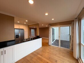 918 Caminito Estrada in Carlsbad, CA - Building Photo - Building Photo