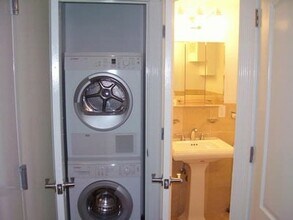 279 E 10th St in New York, NY - Foto de edificio - Building Photo