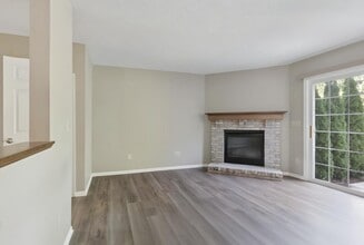 407 Rachel Ln in Avon Lake, OH - Building Photo - Building Photo