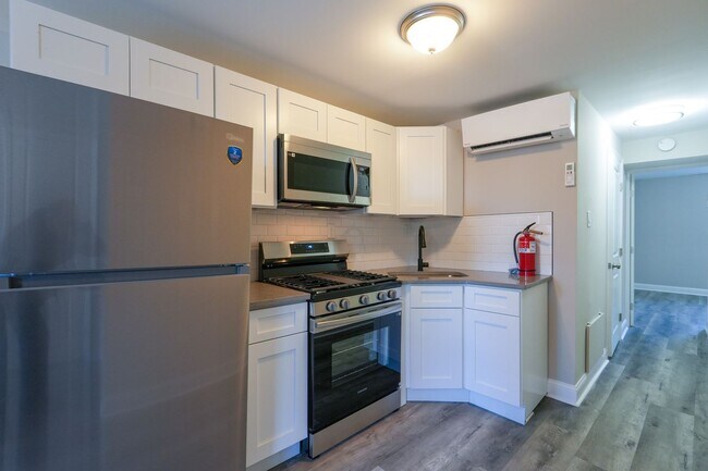 1335 S 8th St in Philadelphia, PA - Foto de edificio - Building Photo