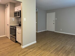 2101 6th Ave N in Texas City, TX - Building Photo - Building Photo
