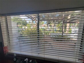 120 Sunflower Ave, Unit J-08 in McAllen, TX - Building Photo - Building Photo