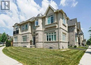 3227 Kingsholm Dr in Oakville, ON - Building Photo - Building Photo