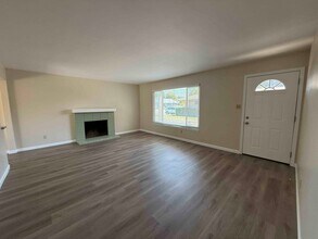 3613 Cody Way in Sacramento, CA - Building Photo - Building Photo