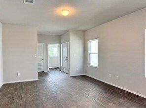 144 Lavender Ln in Elgin, TX - Building Photo - Building Photo
