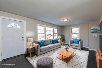 821 12th St in North Chicago, IL - Building Photo - Building Photo