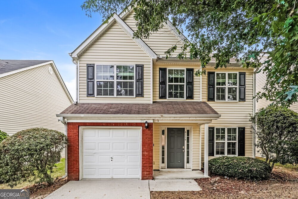 6116 Hickory Ln Dr in Union City, GA - Building Photo