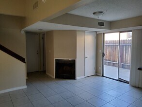 7909 S Laurelglen Blvd in Bakersfield, CA - Building Photo - Building Photo