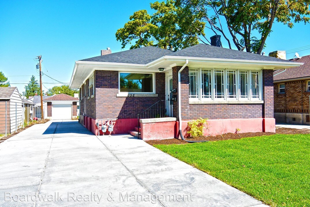 158 W Center St in Midvale, UT - Building Photo