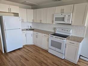 40 Bayville Ave-Unit -C in Bayville, NY - Building Photo - Building Photo