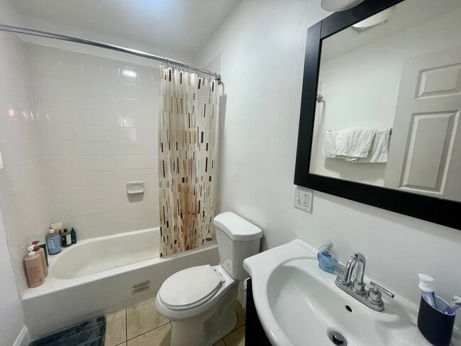 243 Northampton St, Unit #2 in Boston, MA - Building Photo - Building Photo