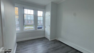 56 Lindsley Pl, Unit 1 in East Orange, NJ - Building Photo - Building Photo