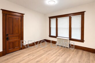 7 Centre St in St Catharines, ON - Building Photo - Building Photo