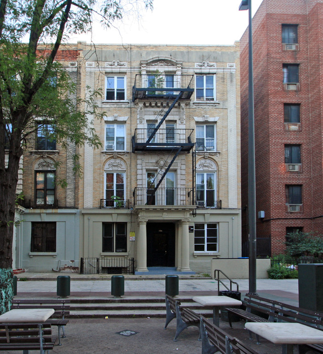 947 Saint Marks Place in Brooklyn, NY - Building Photo