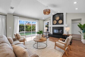 5828 Sandy Pointe Dr in Sarasota, FL - Building Photo - Building Photo