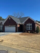 225 Regency Ln SW in Calhoun, GA - Building Photo