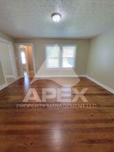 5601 Lon Roberts Dr in Knoxville, TN - Building Photo - Building Photo