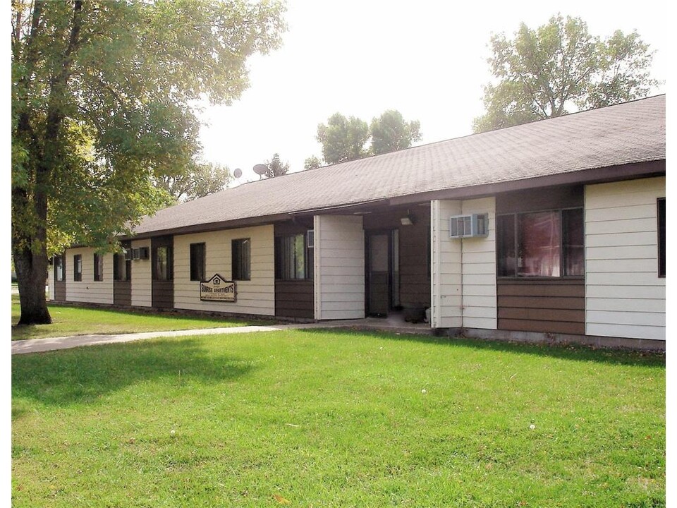 520 St Johns St in Morgan, MN - Building Photo