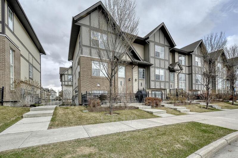 120 Cranarch Rd SE in Calgary, AB - Building Photo