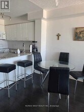 525 Wilson Ave in Toronto, ON - Building Photo - Building Photo