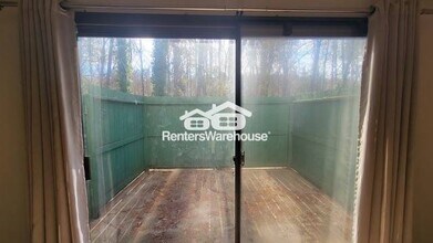 7560 Taylor Rd in Riverdale, GA - Foto de edificio - Building Photo