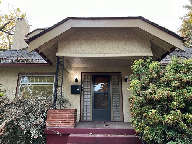 property at 1292 Washington St