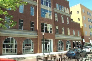 Merdian Plaza in Evansville, IN - Building Photo