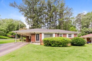 2529 Graywall St in East Point, GA - Building Photo