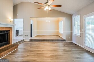 301 Sandhurst Way SW in Marietta, GA - Building Photo - Building Photo