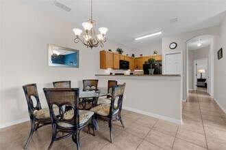 2835 Oakwater Dr in Kissimmee, FL - Foto de edificio - Building Photo