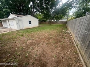 2820 Yorkshire Blvd in Louisville, KY - Building Photo - Building Photo