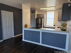 5122 Likini St in Honolulu, HI - Building Photo - Building Photo