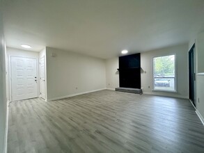 7253 Winery Ln in Charlotte, NC - Foto de edificio - Building Photo