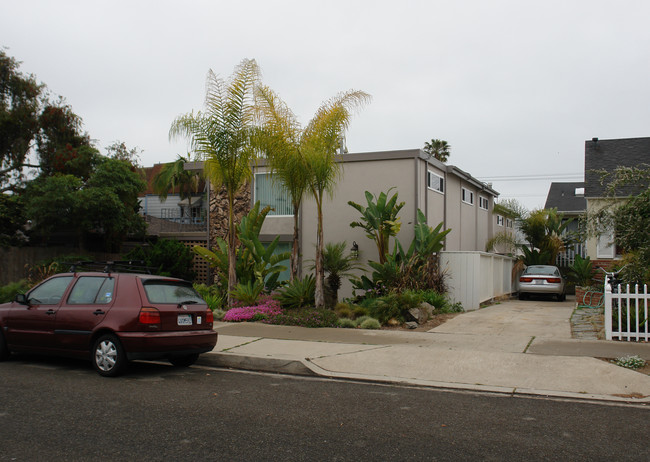 4040 Haines St in San Diego, CA - Building Photo - Building Photo