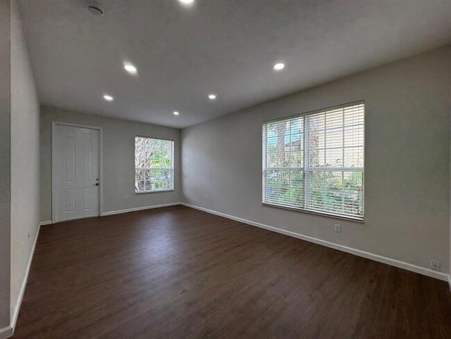 3245 NW 31st Terrace in Oakland Park, FL - Building Photo - Building Photo